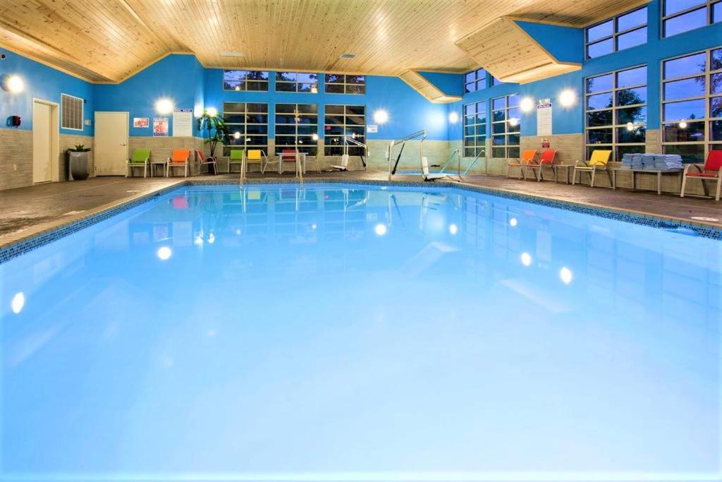 Amerivu Inn And Suites - Chisago City Εξωτερικό φωτογραφία