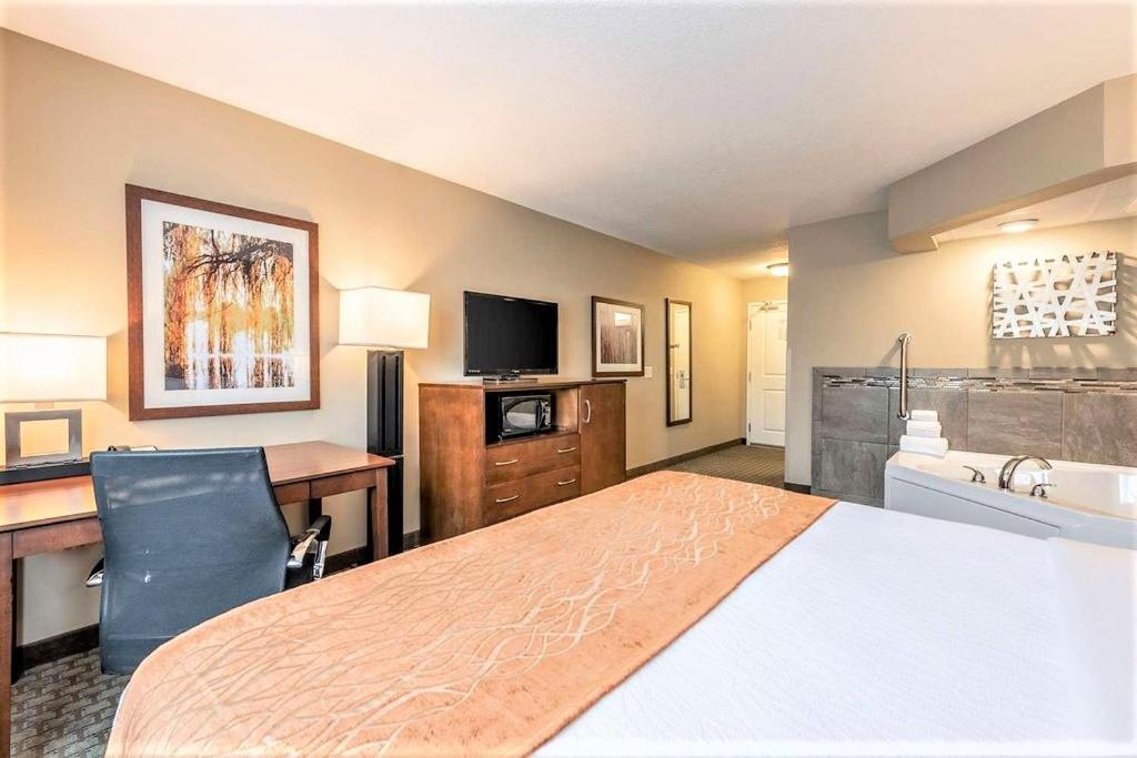 Amerivu Inn And Suites - Chisago City Εξωτερικό φωτογραφία