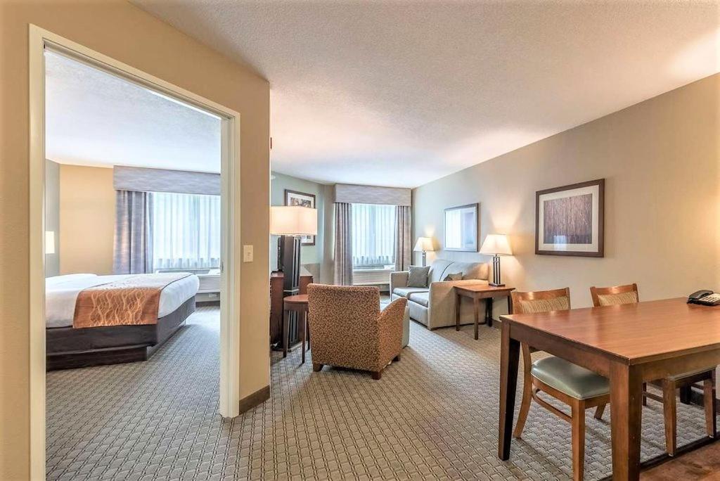 Amerivu Inn And Suites - Chisago City Εξωτερικό φωτογραφία