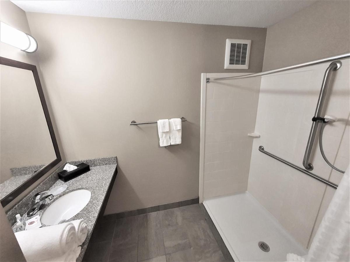 Amerivu Inn And Suites - Chisago City Εξωτερικό φωτογραφία