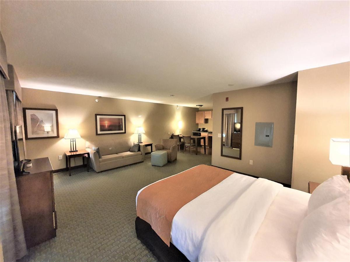Amerivu Inn And Suites - Chisago City Εξωτερικό φωτογραφία