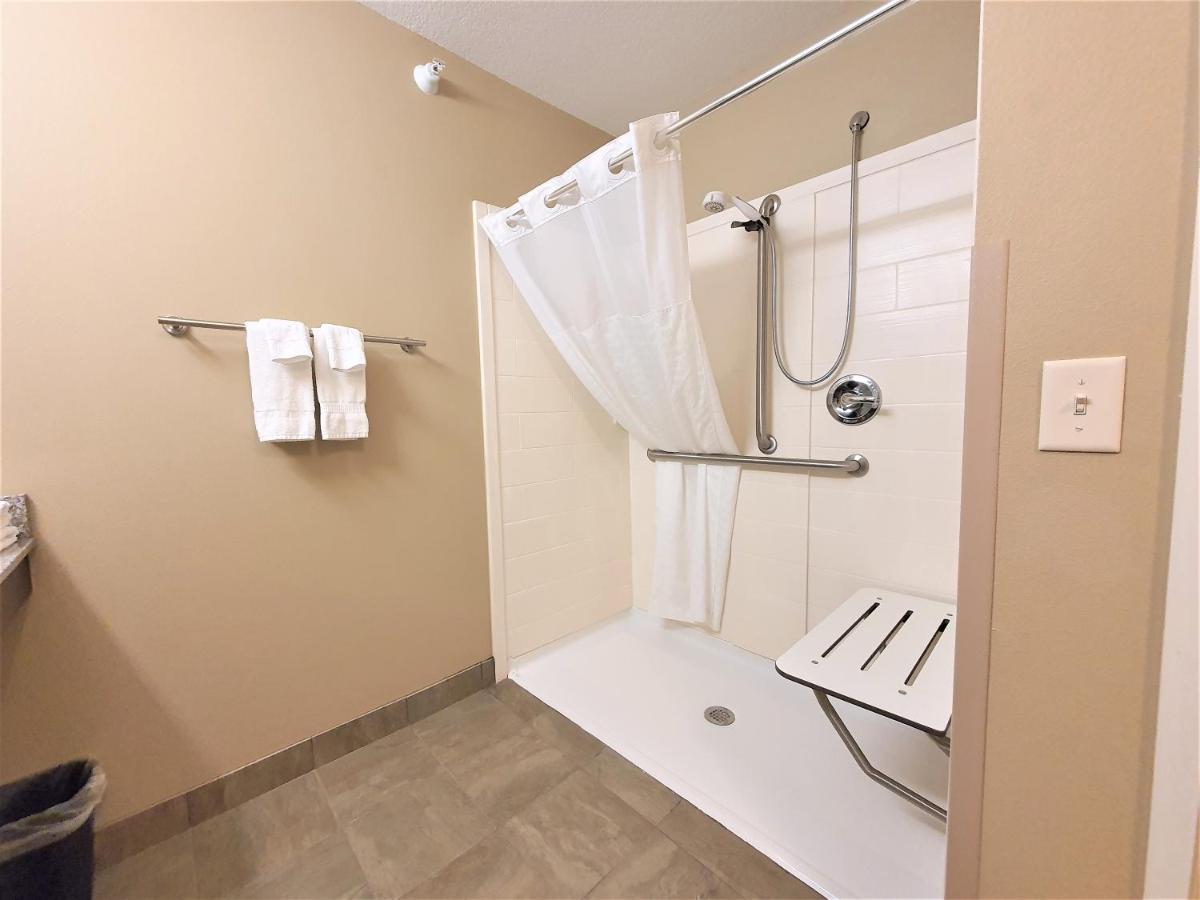 Amerivu Inn And Suites - Chisago City Εξωτερικό φωτογραφία
