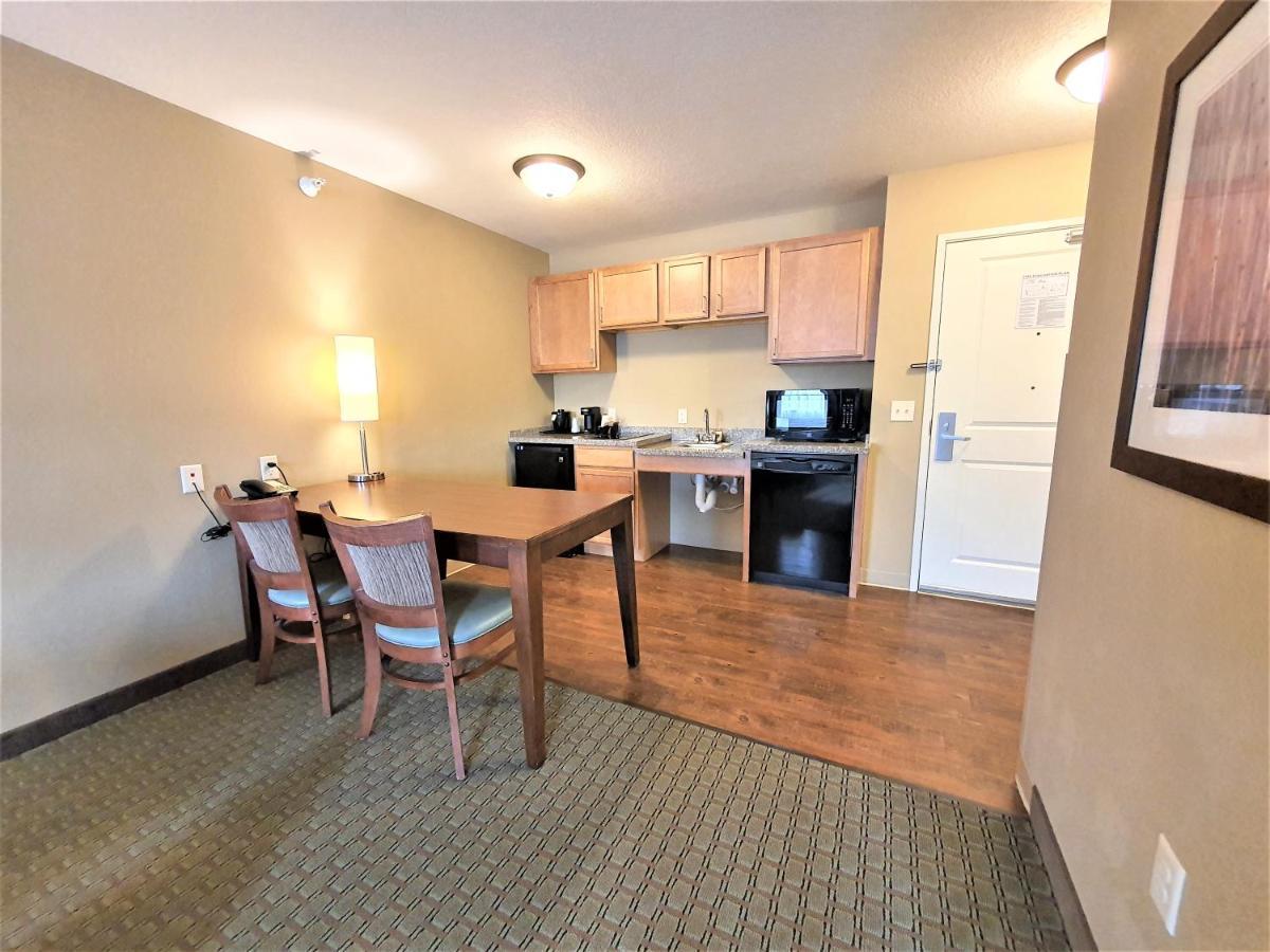 Amerivu Inn And Suites - Chisago City Εξωτερικό φωτογραφία